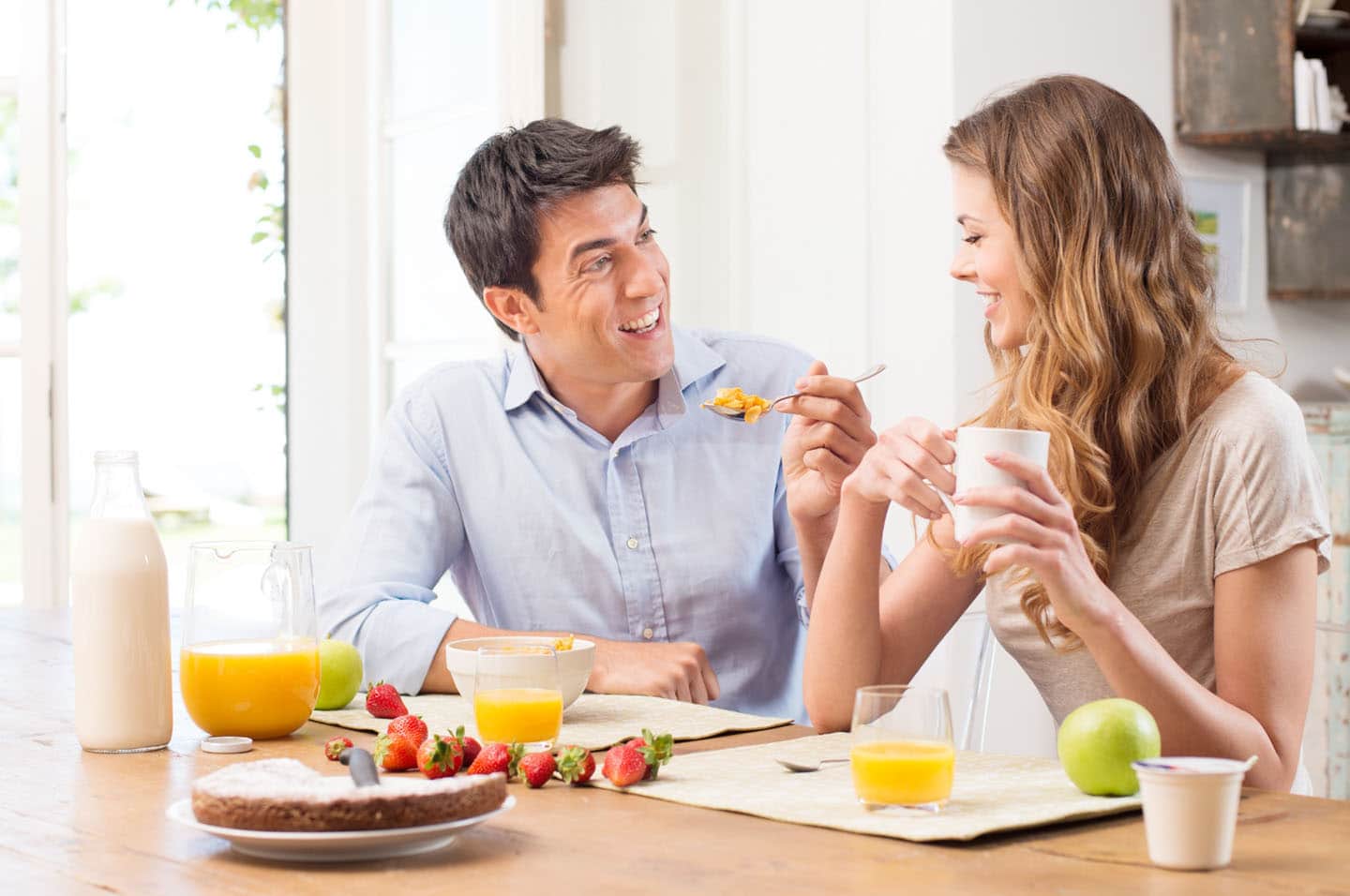 Paar beim Frühstück